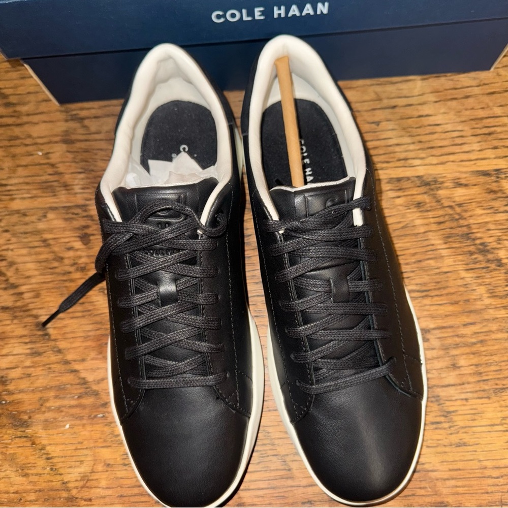 Cole Haan women’s size 8.5 grandpro tennis Black and White Sneakers NEW NIB - Picture 2 of 8